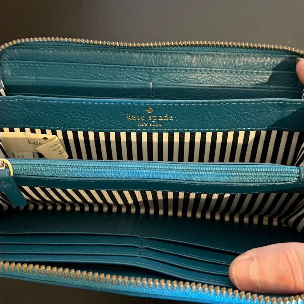 Kate Spade Teal Leather zip around Wallet - Picture 6 of 7